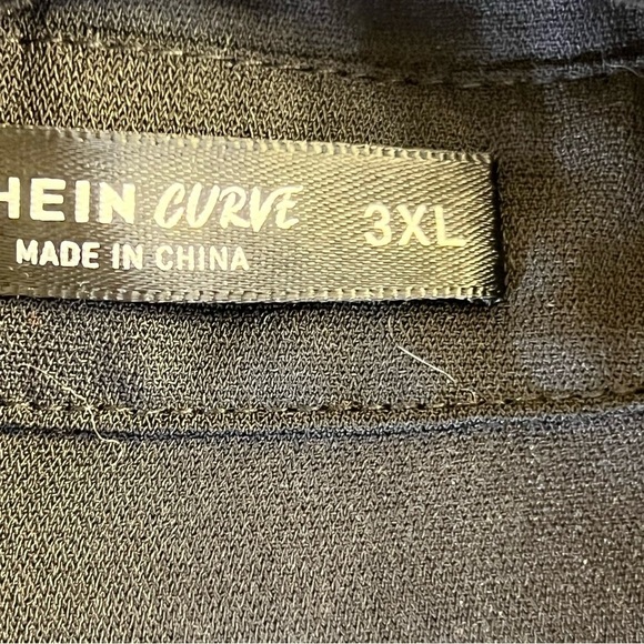 SHEIN Women's Top Size 3XL Black Burgundy Button-Down Long Sleeve - Picture 7 of 12